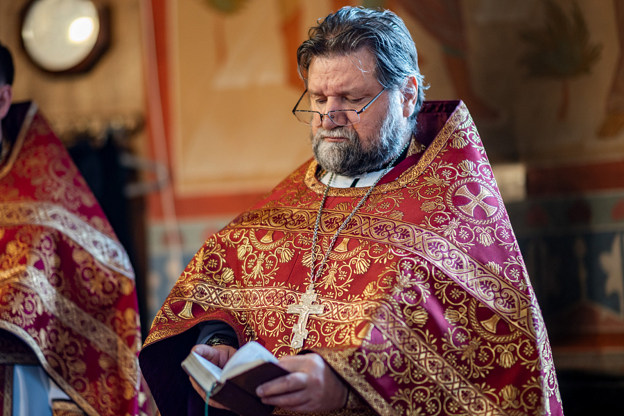 Архиерейское богослужение в храме мучеников Флора и Лавра села Ям г.о. Домодедово